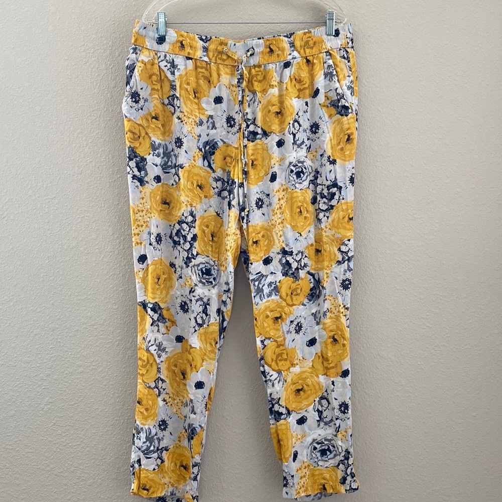 Style&Co. Woman's Yellow Floral Pants Elastic Waist Tapered Leg Size: 16W